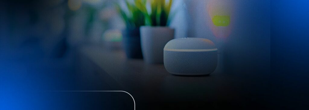 Caixa de som inteligente em ambiente moderno